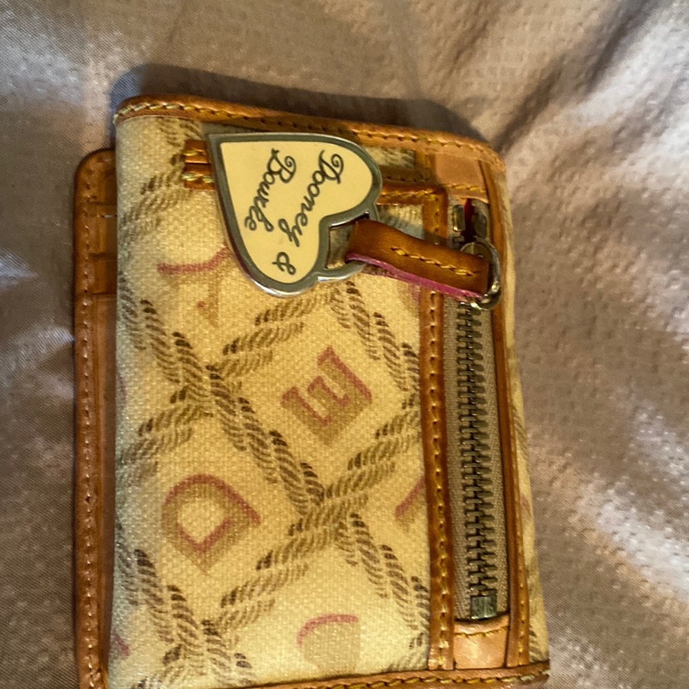 Dooney & Bourke wallet